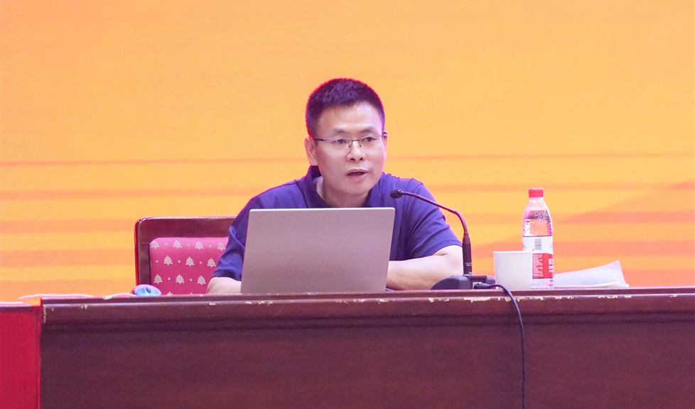 防水專家伍盛江應(yīng)邀為秦皇島市工程質(zhì)量“三年行動(dòng)”做專題培訓(xùn)，“一品能·三金標(biāo)”助力秦皇島地區(qū)建筑行業(yè)高質(zhì)量發(fā)展