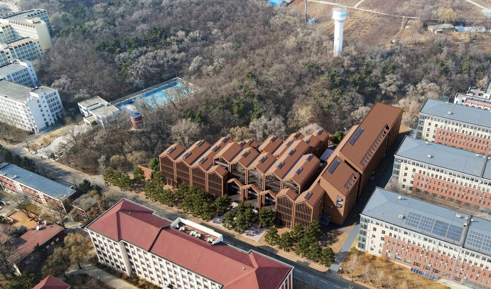 沈陽農(nóng)業(yè)大學(xué)東北種質(zhì)資源創(chuàng)新與利用研究中心項(xiàng)目防水施工作業(yè)啟動(dòng)，西牛皮助力其打造不漏水的高品質(zhì)明星工程